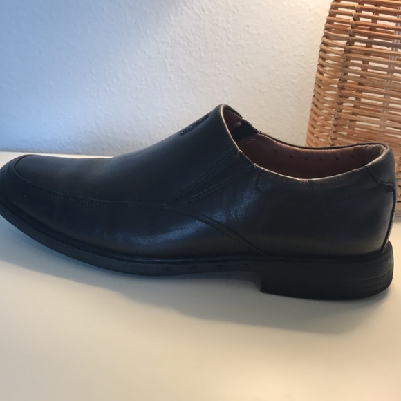 Clarks Black Loafers - Picture 6 of 9